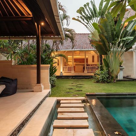 Uma Lima Villa Batu Belig - Close To The Beach Canggu  Luaran gambar