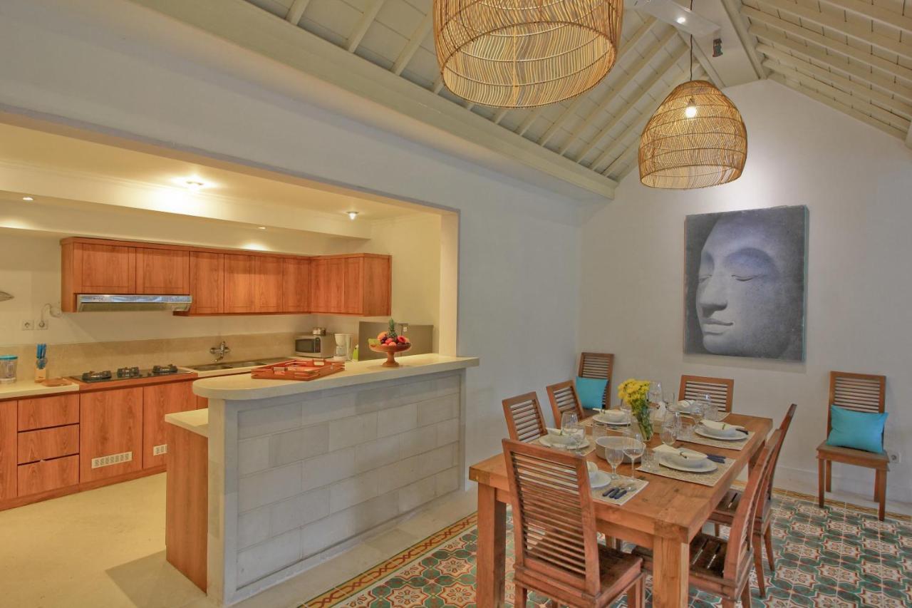 Uma Lima Villa Batu Belig - Close To The Beach Canggu  Luaran gambar