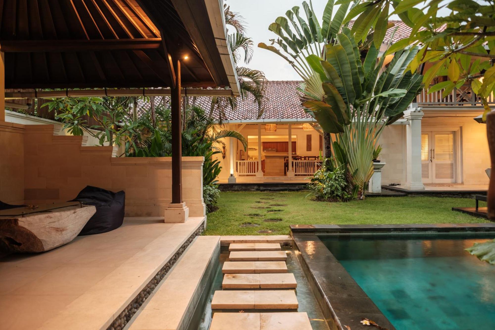 Uma Lima Villa Batu Belig - Close To The Beach Canggu  Luaran gambar