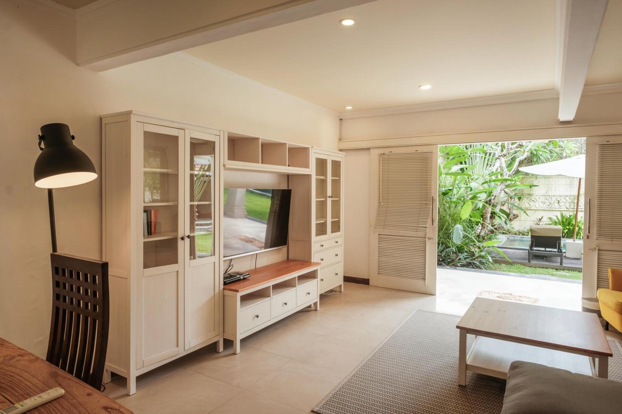Uma Lima Villa Batu Belig - Close To The Beach Canggu  Luaran gambar